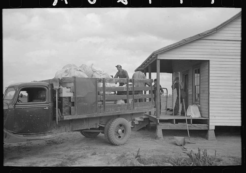 [Untitled photo, possibly related to: Southeast Missouri Farms. Moving from old home to new] by Russell Lee