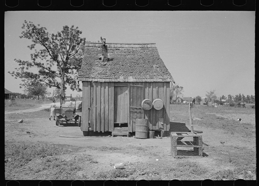 [Untitled photo, possibly related to: New Madrid County, Missouri sharecropper's home] by Russell Lee