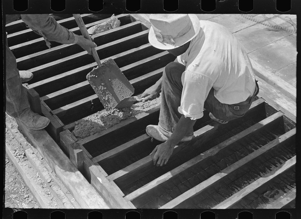 Privy plant. Pouring concrete in forms Free Photo rawpixel