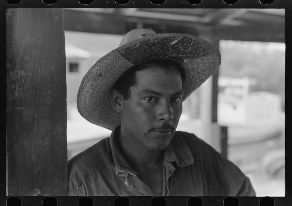 Oyster fishermen, Olga, Louisiana by Russell Lee