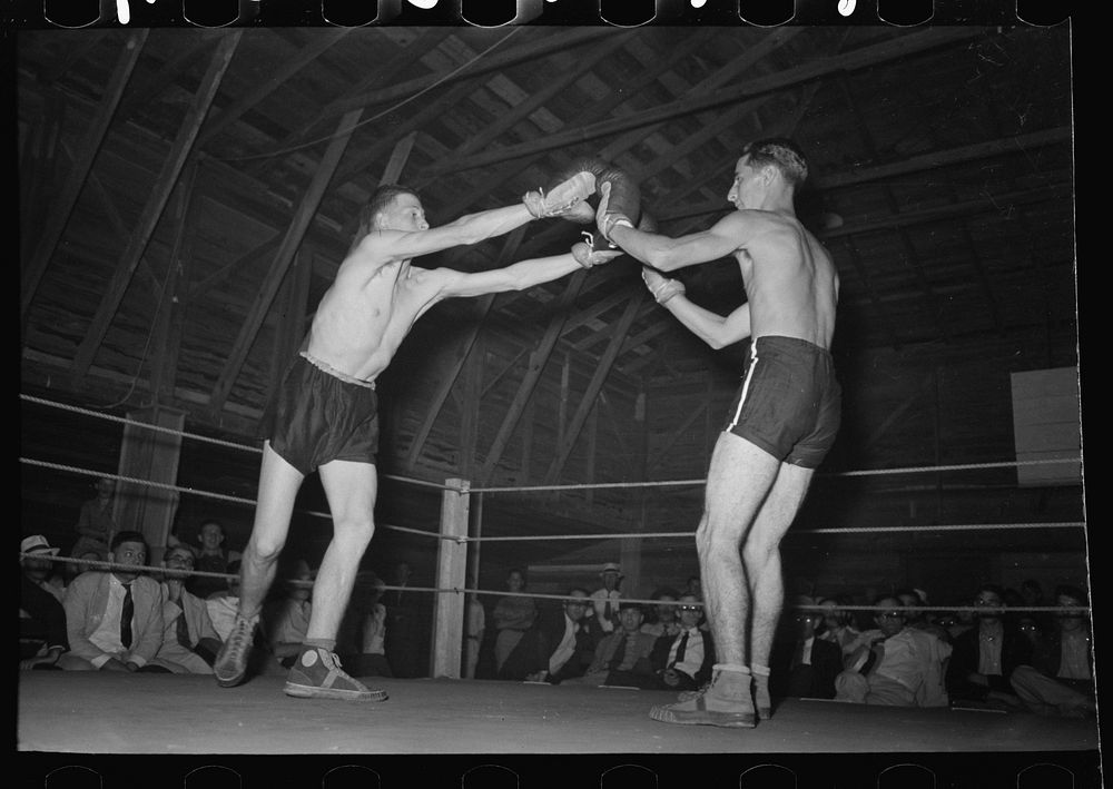 Start of an amateur boxing match, Rayne, Louisiana by Russell Lee