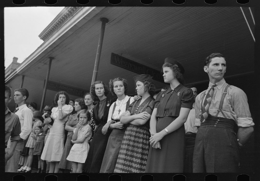 [Untitled photo, possibly related to: People waiting on sidewalk for parade, National Rice Festival, Crowley, Louisiana] by…