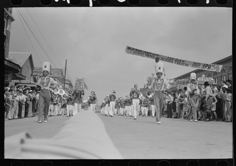 [Untitled photo, possibly related to: Parade of the balloons, National Rice Festival, Crowley, Louisiana] by Russell Lee