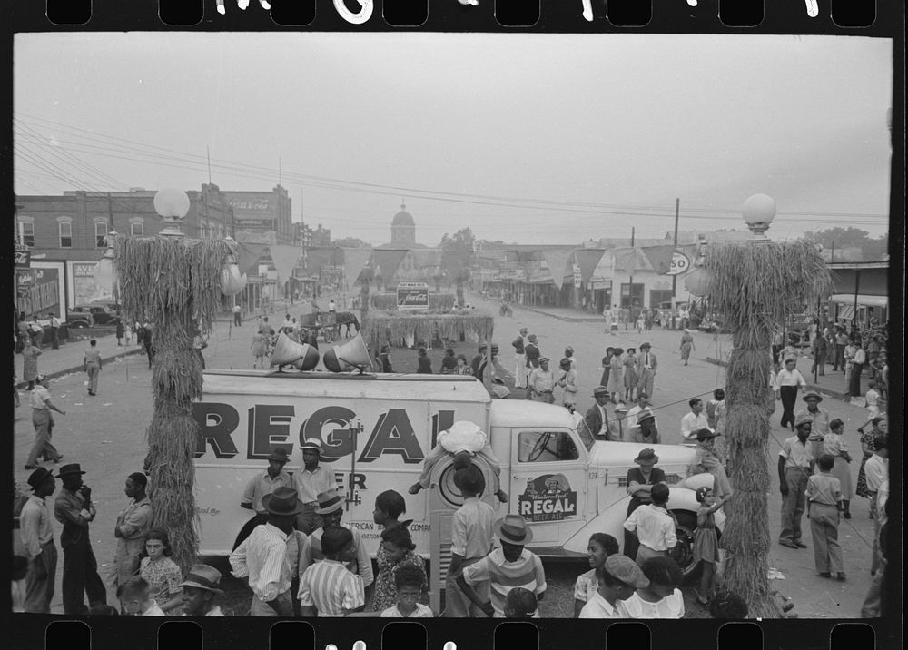 [Untitled photo, possibly related to: Crowd of people, National Rice Festival, Crowley, Louisiana, listening to Cajun band]…