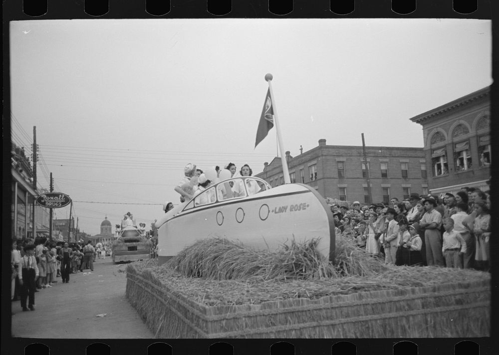 [Untitled photo, possibly related to: Float with large bowl of rice, National Rice Festival, Crowley, Louisiana] by Russell…