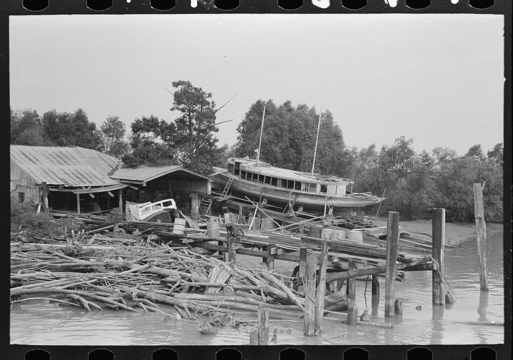 [Untitled photo, possibly related to: Dry dock, Olga, Louisiana] by Russell Lee