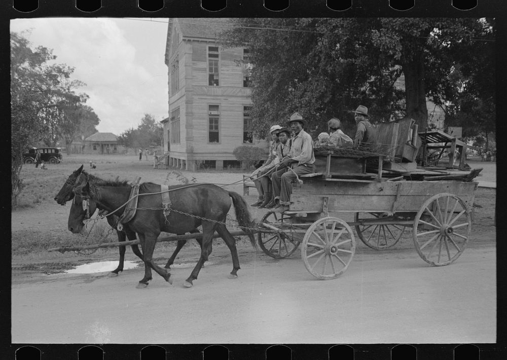  family moving, Opelousas, Louisiana by Russell Lee