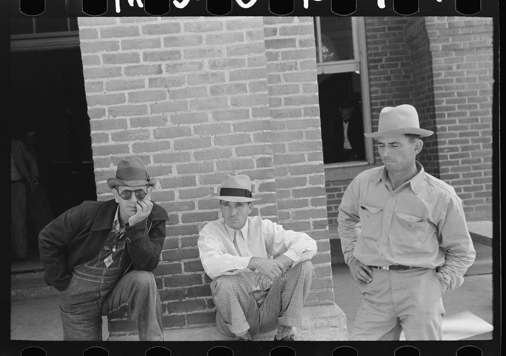 [Untitled photo, possibly related to: Men in front of courthouse, Abbeville, Louisiana] by Russell Lee