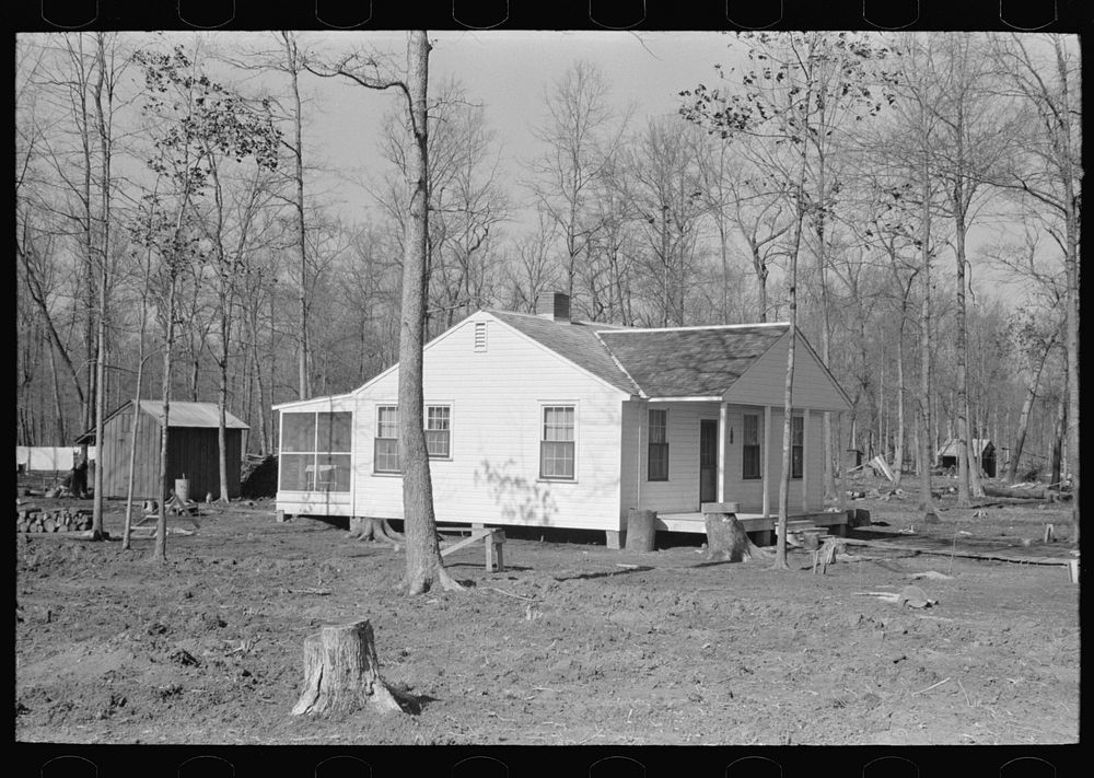 [Untitled photo, possibly related to: Farm home, Chicot Farms, Arkansas] by Russell Lee
