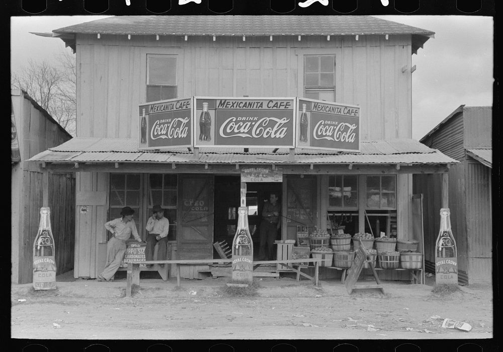 Cafe and grocery store, Robstown, Texas by Russell Lee