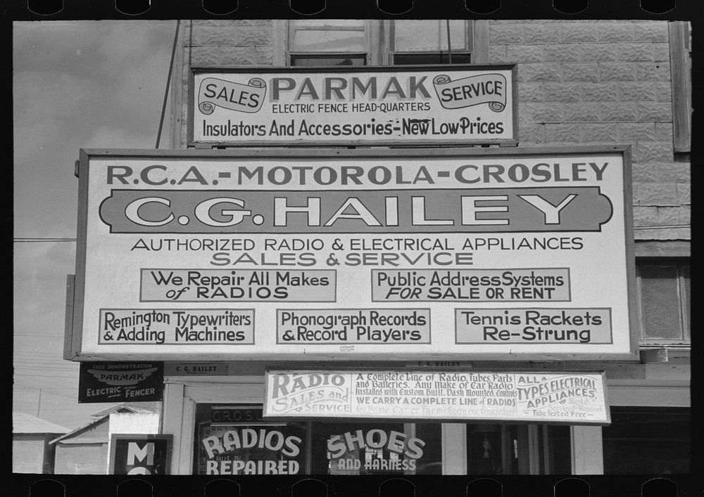 Sign on store, Robstown, Texas by Russell Lee