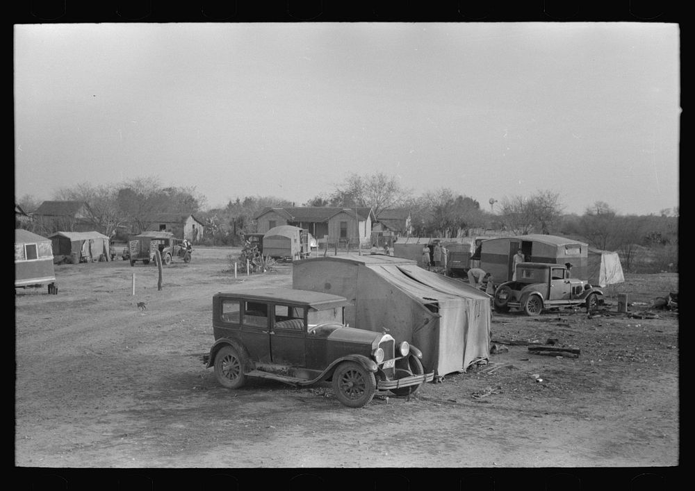 General view of migrant camp, Edinburg, Texas by Russell Lee
