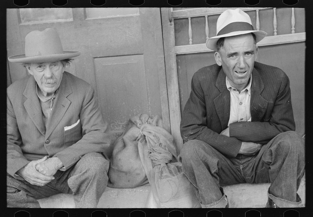 Men waiting in line for relief commodities, San Antonio, Texas by Russell Lee