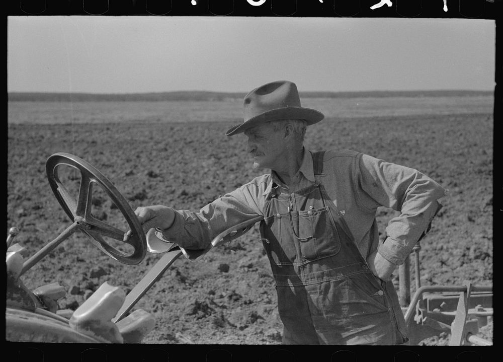 Mr. Milton, pioneer farmer at El Indio, Texas by Russell Lee