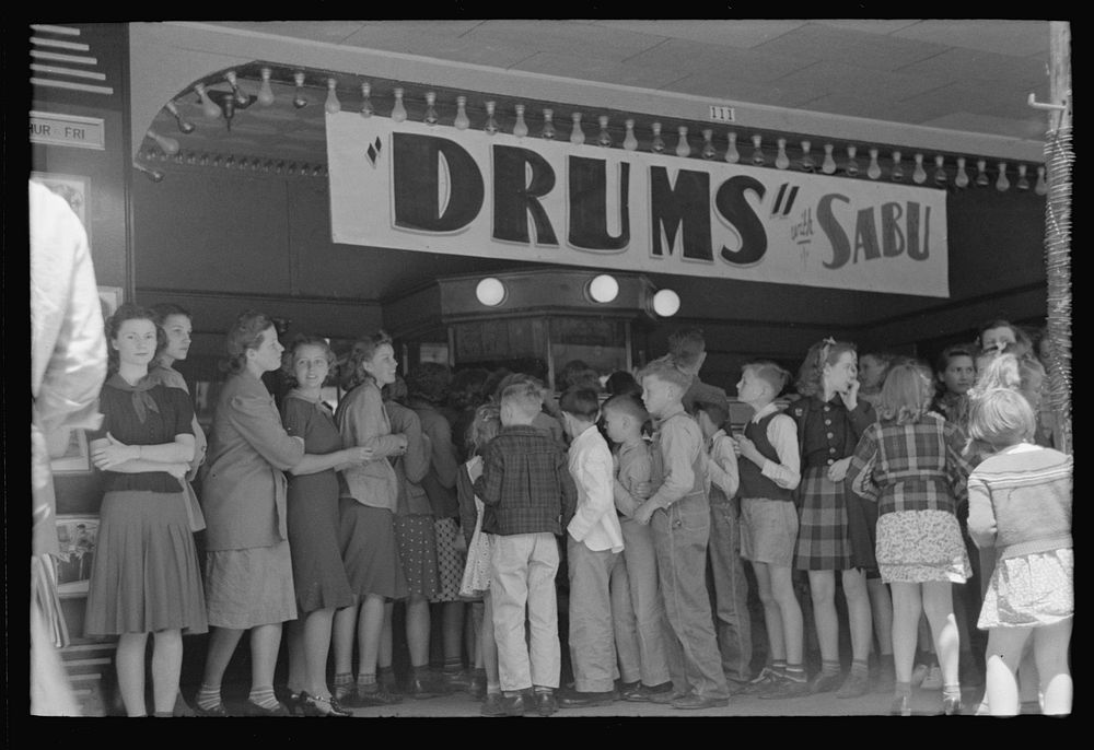 Group of schoolchildren waiting to get in the movies, San Augustine, Texas by Russell Lee