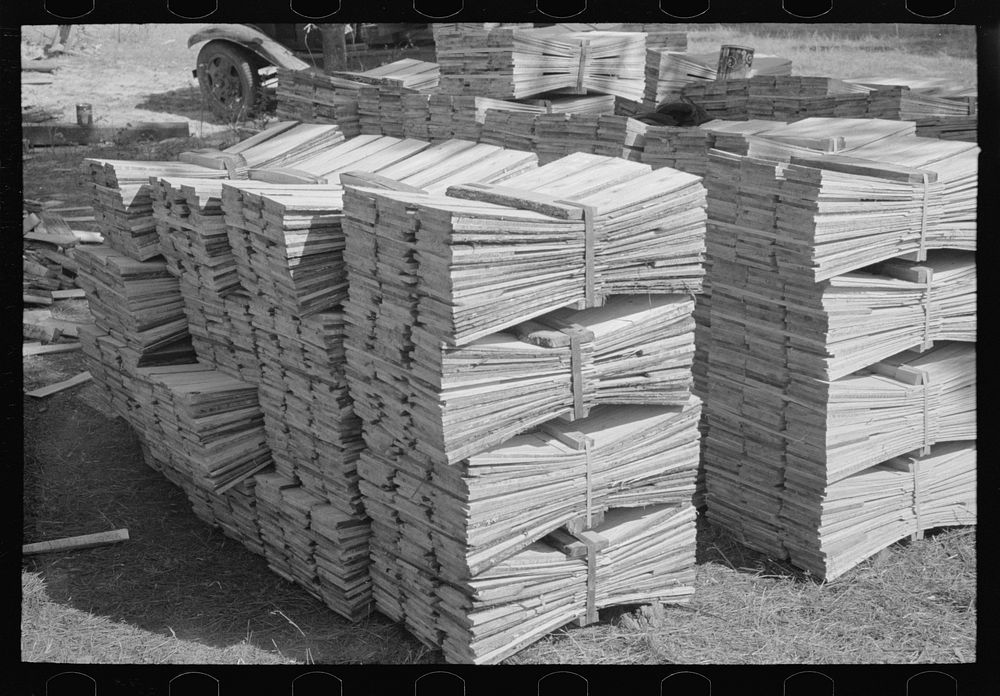 Shingles made at small mill near Jefferson, Texas by Russell Lee