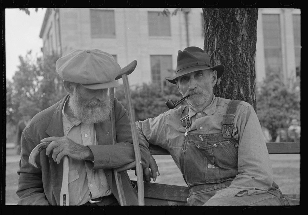 Old timers in front of courthouse, San Augustine, Texas by Russell Lee