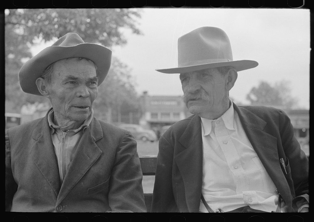 Old timers in front of courthouse, San Augustine, Texas by Russell Lee