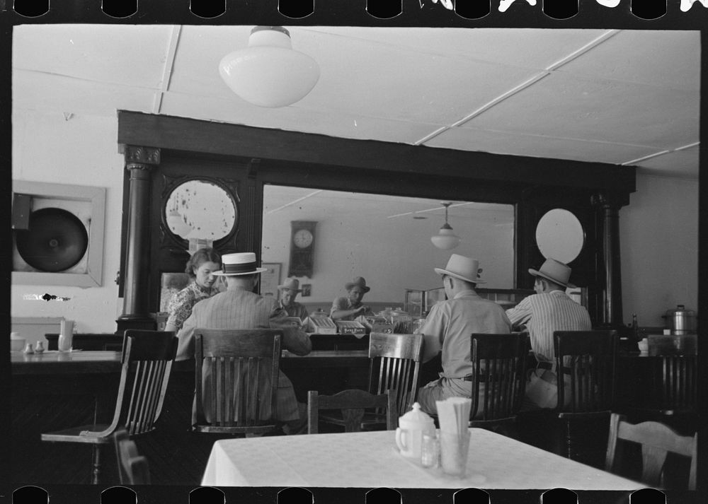 [Untitled photo, possibly related to: Restaurant, Balmorhea, Texas] by Russell Lee