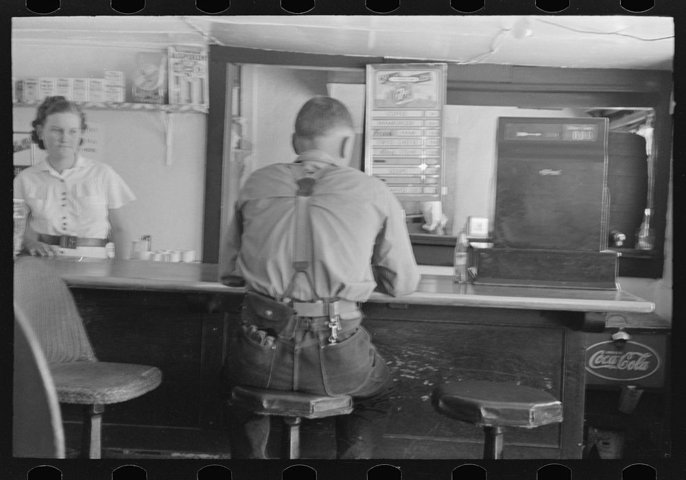 [Untitled photo, possibly related to: Man in hamburger stand, Alpine, Texas] by Russell Lee