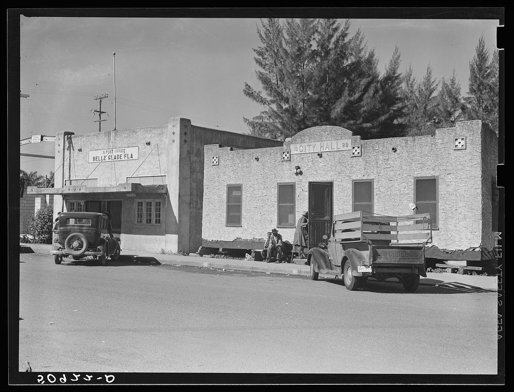 Post office and City Hall. Belle Glade, Florida. Sourced from the Library of Congress.