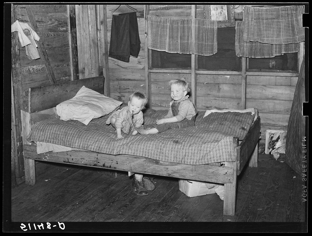 Migrant packinghouse worker's children. Belle Glade, Florida. Sourced from the Library of Congress.