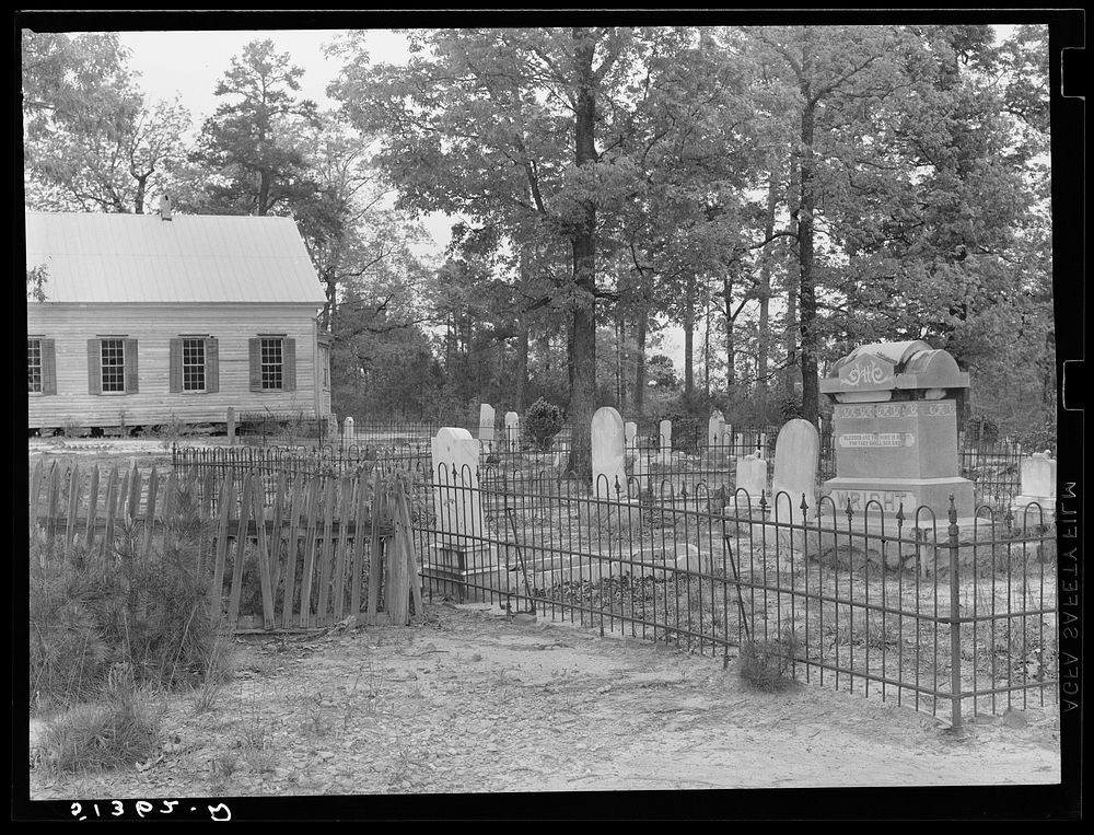 Old family individual graveyard. Greene County, Georgia. Sourced from the Library of Congress.