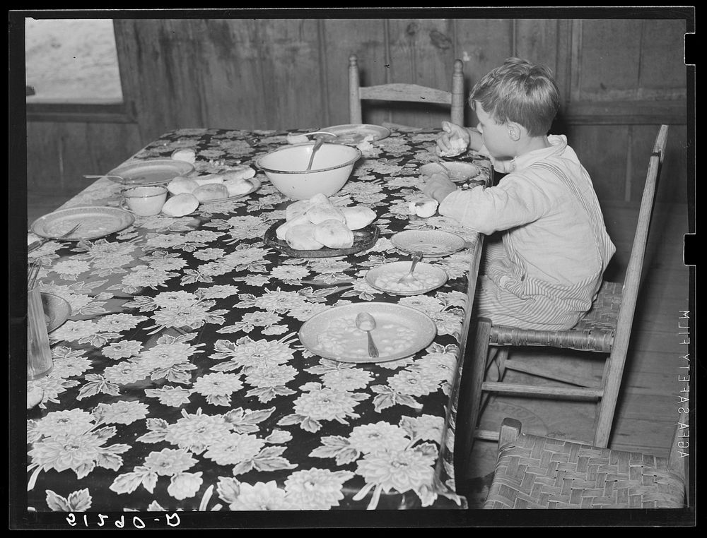 Unbalanced diet, new rehabilitation family. Coffee County, Alabama. Beans and biscuits. Sourced from the Library of Congress.