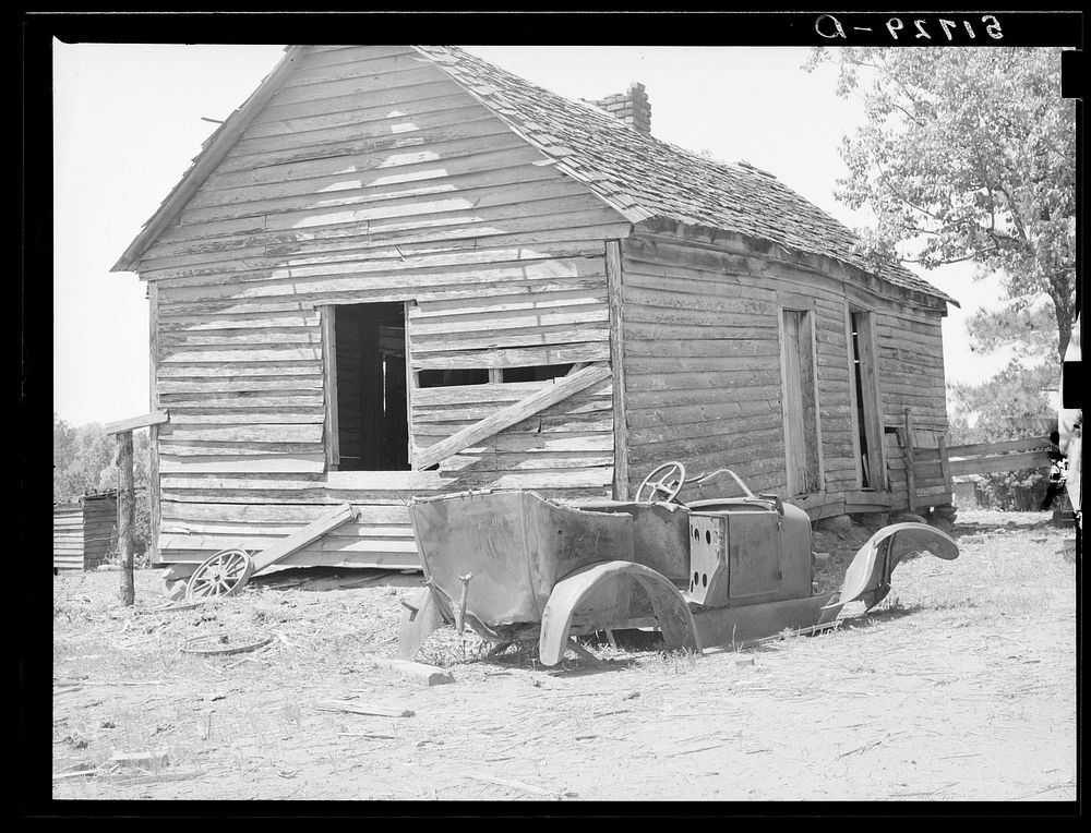 Deserted tenant farmer's shack and old car. Greene County, Georgia. Sourced from the Library of Congress.