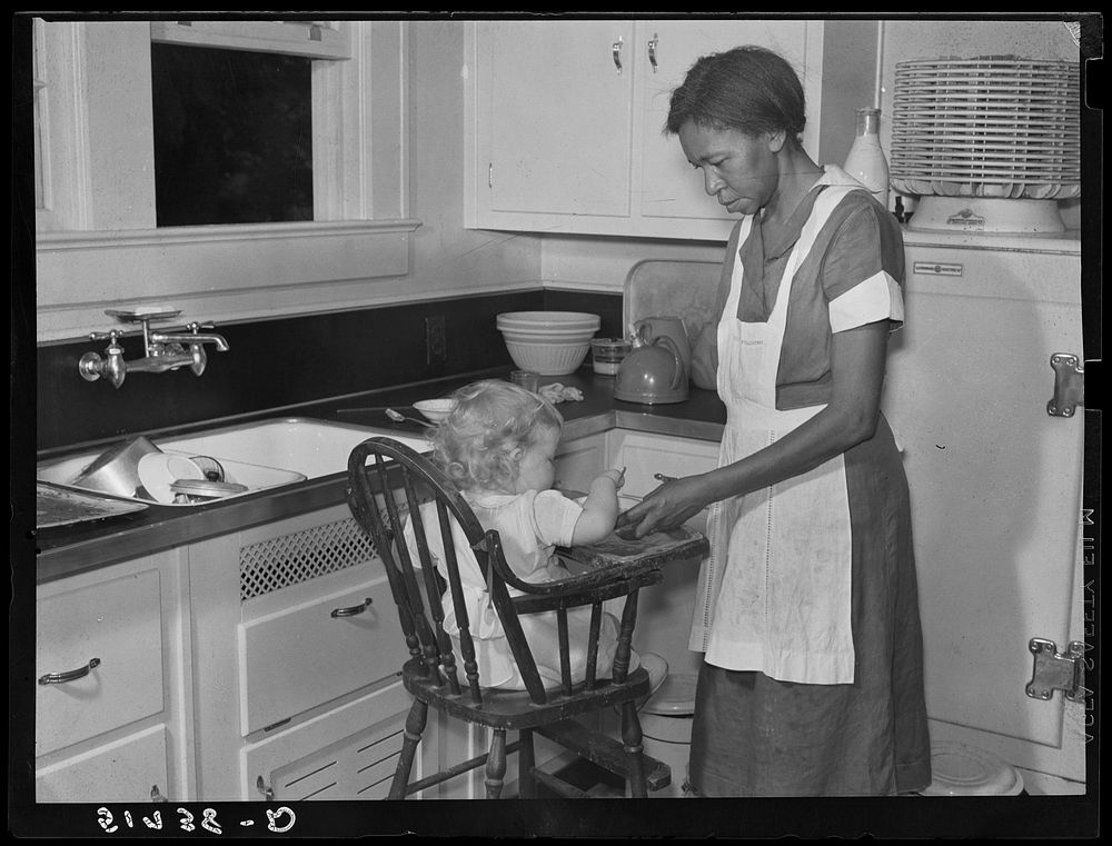  domestic servant. Atlanta, Georgia. Sourced from the Library of Congress.