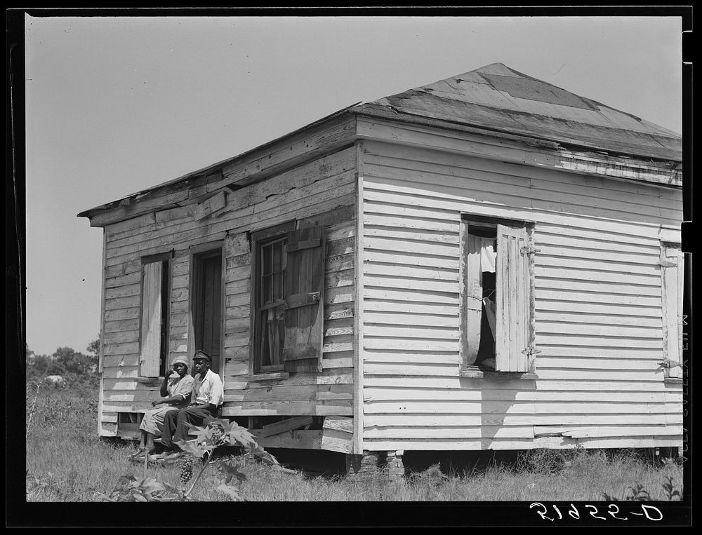Rented shack of John Houston, FSA (Farm Security Administration) client. Broomfield section, Ladys Island, Beaufort, South…