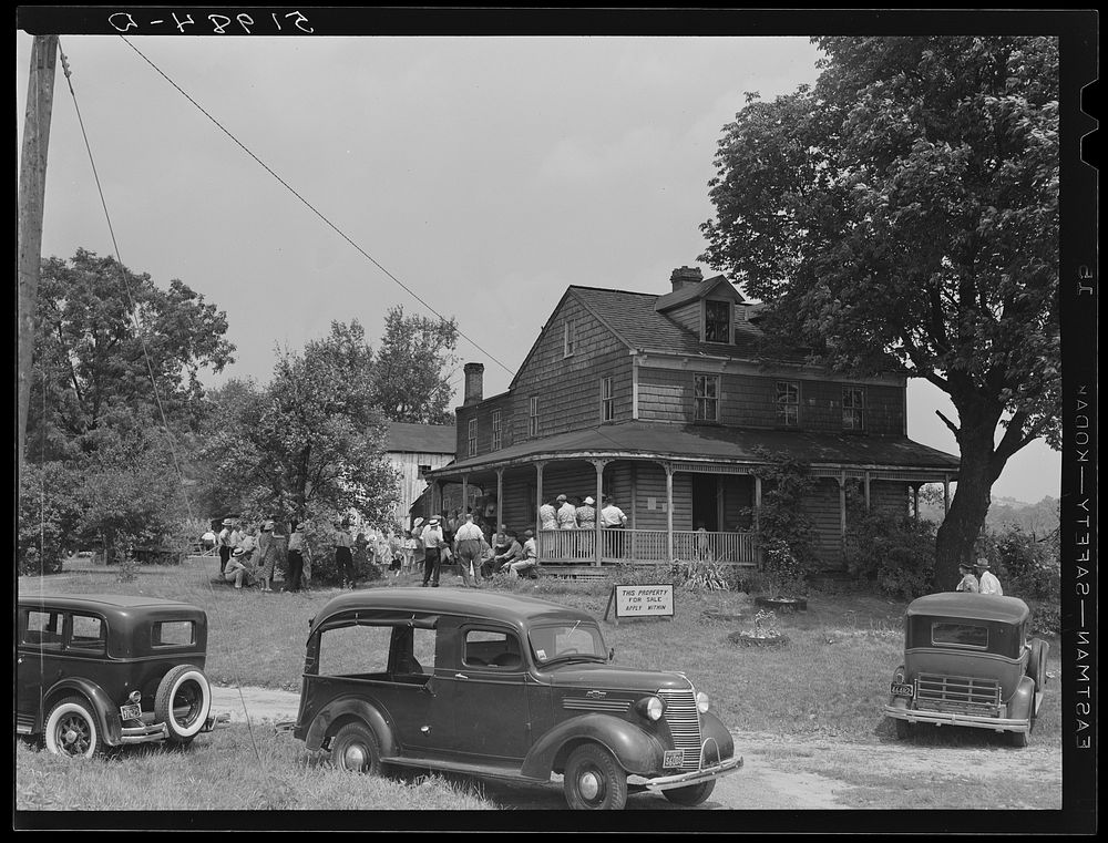 Public auction at farm near York, Pennsylvania. Sourced from the Library of Congress.