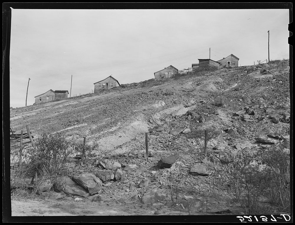 The homes of copper miners. Copperhill, Tennessee. Sourced from the Library of Congress.