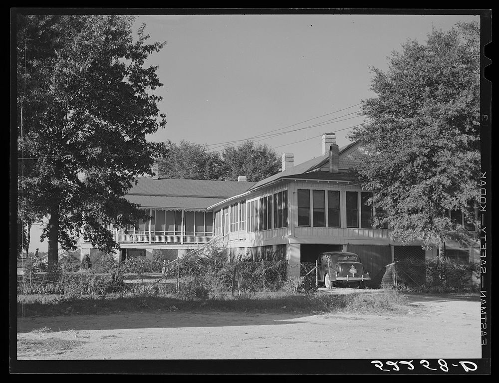 The Jones home. Marcella Plantation, Mileston, Mississippi Delta, Mississippi. Sourced from the Library of Congress.