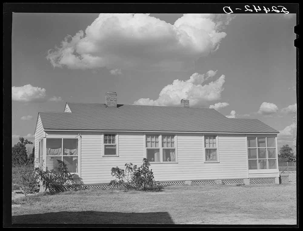 New home of tenant purchase client Mr. Crowell near Isola, Mississippi Delta. Sourced from the Library of Congress.