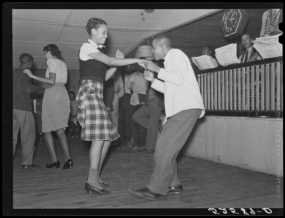 Jitterbugging in  juke joint. Memphis, Tennessee. Sourced from the Library of Congress.