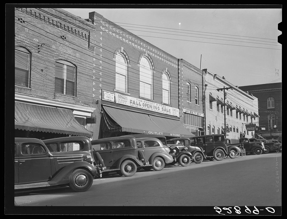 Main street in South Boston, Halifax County, Virginia. Sourced from the Library of Congress.