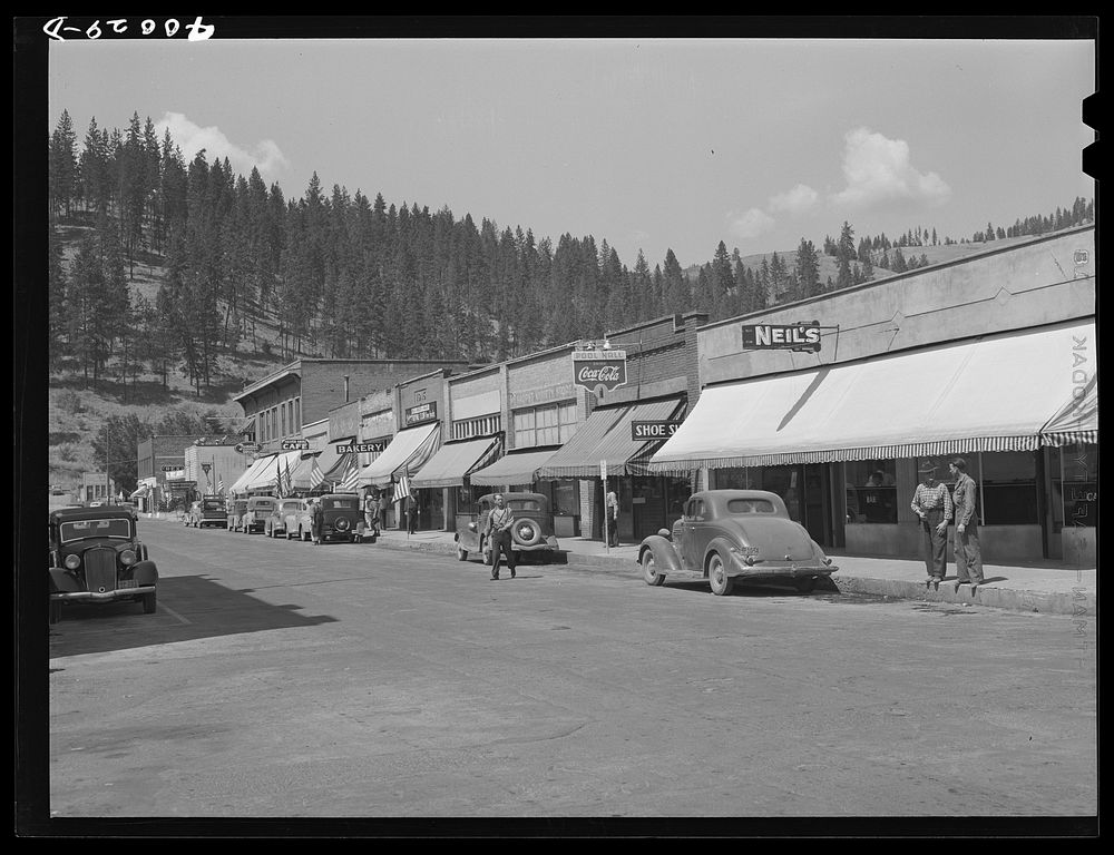 Street scene. Orofino, Idaho. This is a lumbering town by Russell Lee