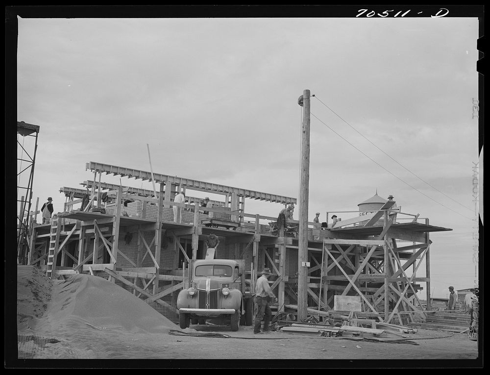 Construction work on headquarters building at the Umatilla ordnance depot. Hermiston, Oregon. by Russell Lee