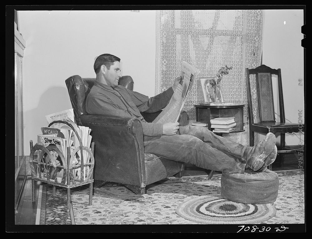 Lee Wagoner, Black Canyon Project farmer, at home. Canyon County, Idaho by Russell Lee