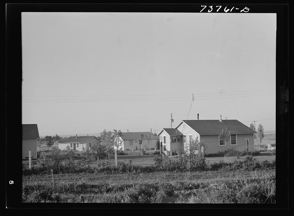 Twin Falls, Idaho. FSA (Farm Security Administration) farm workers' camp. Garden homes by Russell Lee