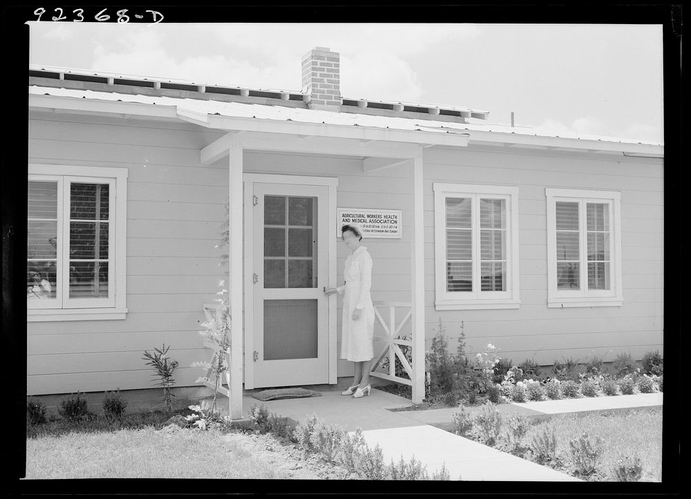 [Untitled photo, possibly related to: Tulare County, California. Farm Security Administration (FSA) camp for migratory…