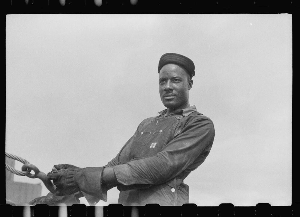 Decatur, Alabama. Ingalls Shipbuilding Company. Workman. Sourced from the Library of Congress.