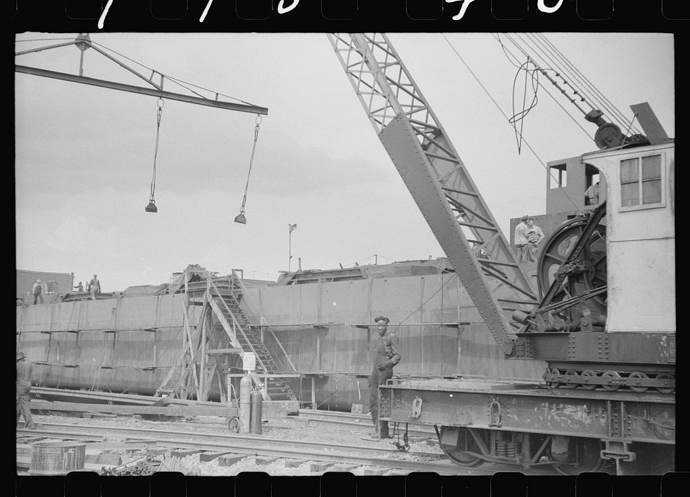Decatur, Alabama. Ingalls Shipbuilding Company. Barge under construction. Sourced from the Library of Congress.