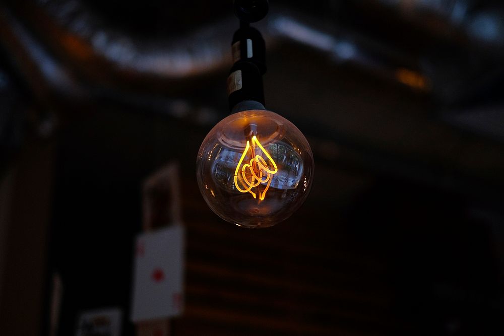 Glowing Vintage Lightbulb 