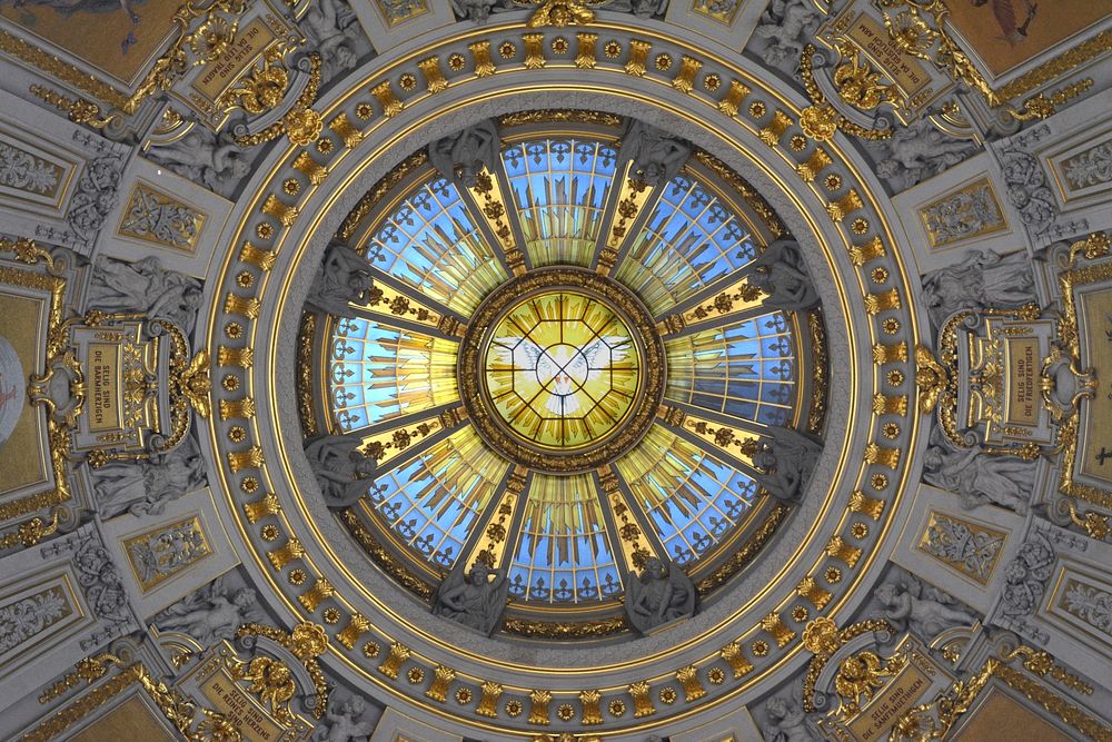 Free dome ceiling image, public domain interior design CC0 photo.