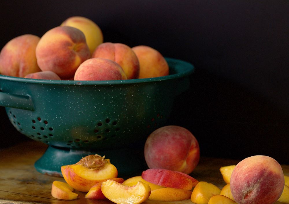 Free peaches photo, public domain fruit CC0 image.