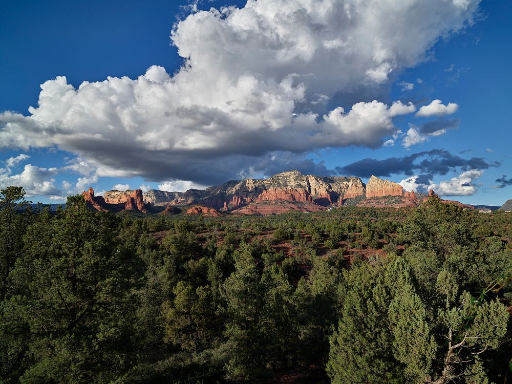 At least thirteen named canyons and numerous buttes and mountains surround the Arizona city of Sedona, and many of those…