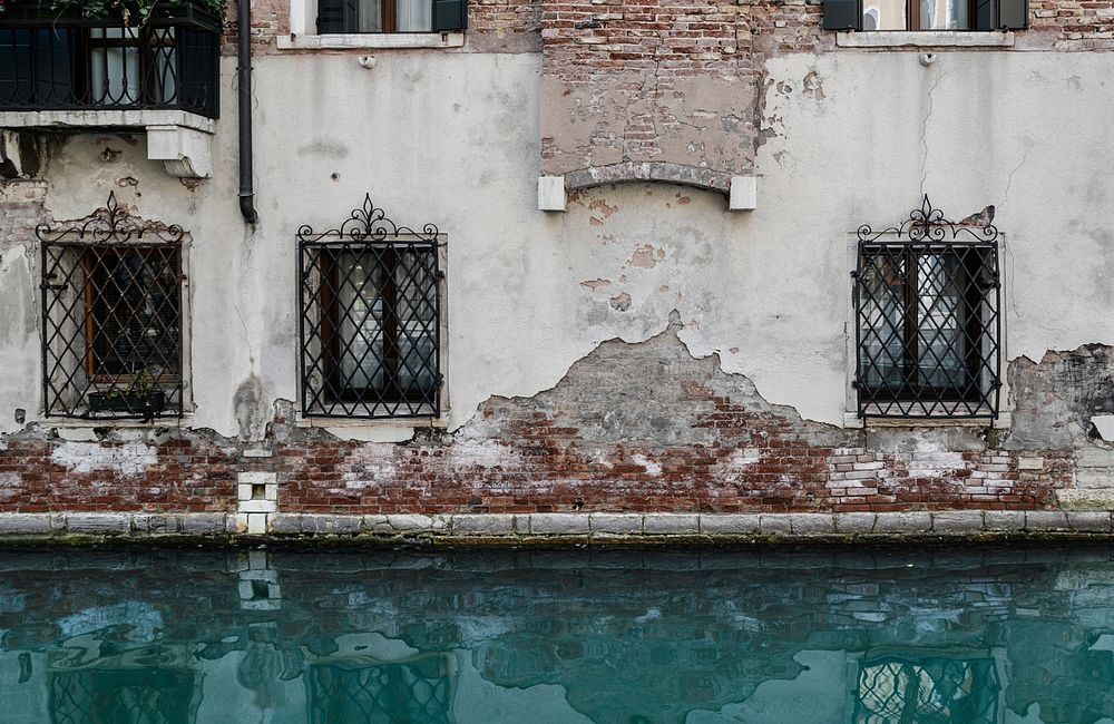 Windows in Venice | Free Photo - rawpixel