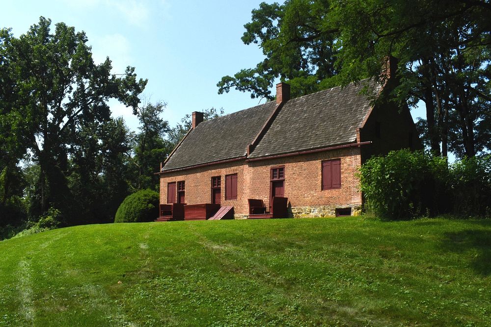 Pre-revolutionary war farmhouse, Kinderhook, NY